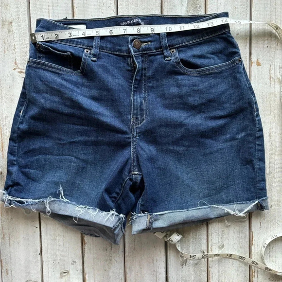 Calvin Klein, high rise, denim, cut off, shorts, size 6 - Picture 6 of 13